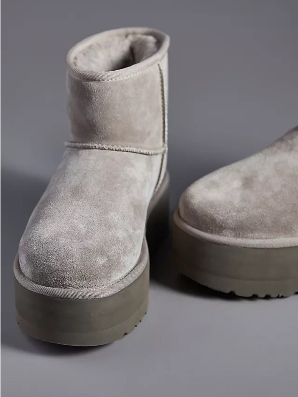 NWT UGG CLASSIC MINI PLATFORM BOOTS